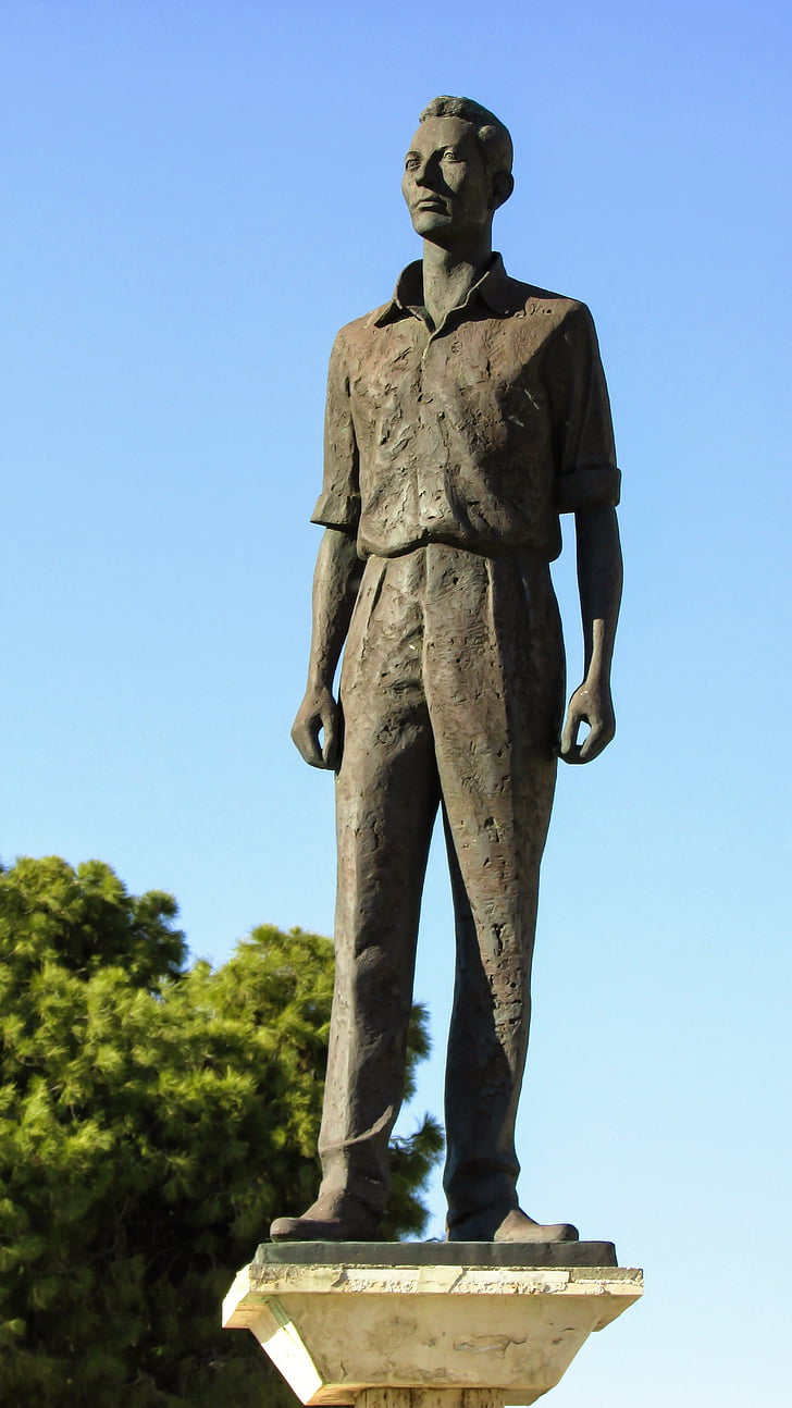 Chipre, Larnaca, estatua de, héroe, hombre