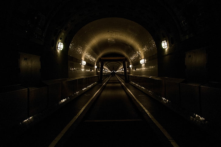 Hamburk, staré Labe tunel, Labe tunel, světlo, osvětlení, tranzit