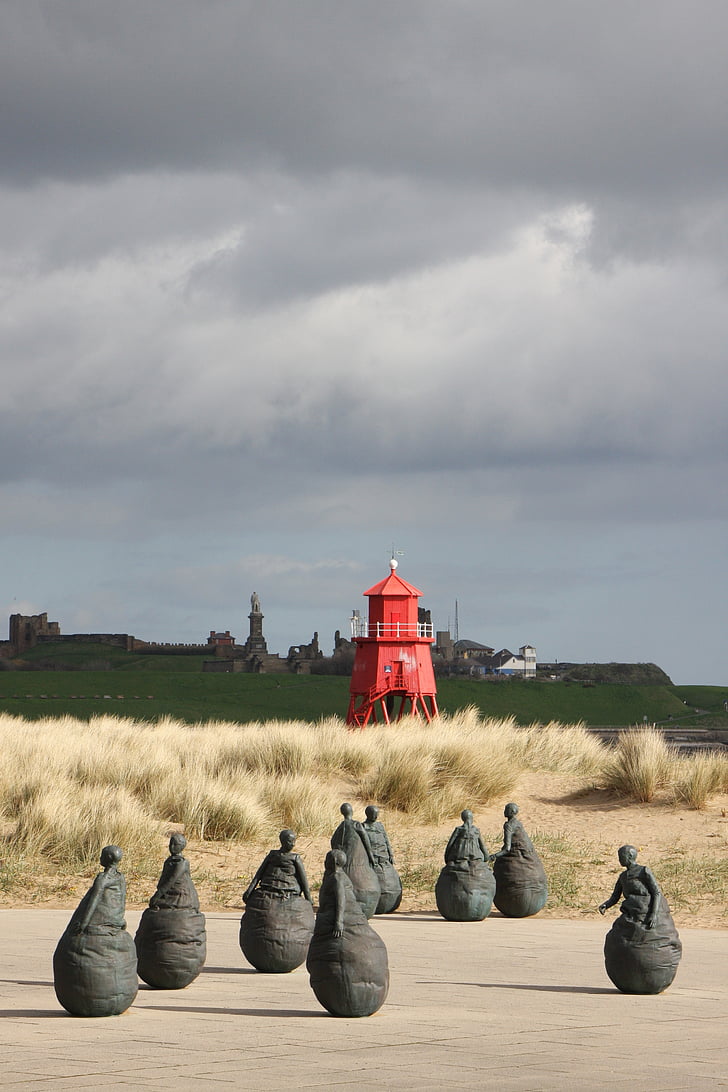 lighthouse, figures, sculptures, art, travel, south, shields