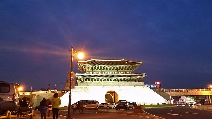 Suwon kasteel, Republiek korea, Suwon, nacht uitzicht
