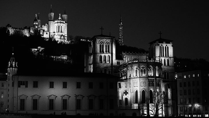 Lyon, valot, yö, muistomerkit