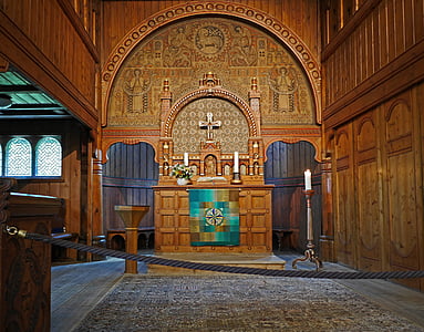 Roubený kostel, svatyně, dřevěné konstrukce, rafinovaně, intarzie, lavice, Dolní Sasko