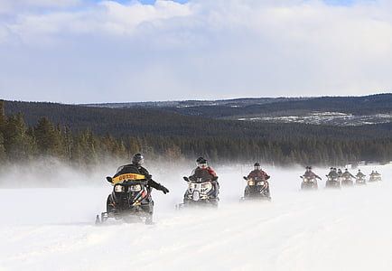 sniego motociklai, sniego, kelias, kelių, poilsis, kelionė, vadovaujasi