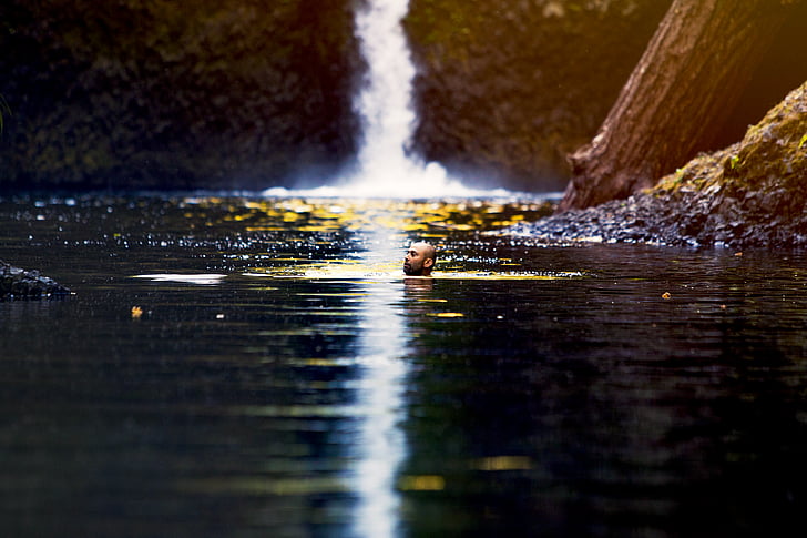 pessoa, natação, Rio, perto de, cai, água, Cachoeira