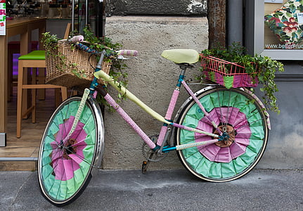 bicicleta, decorado, crochê, tecido, tons pastel, cesta de compras, rua