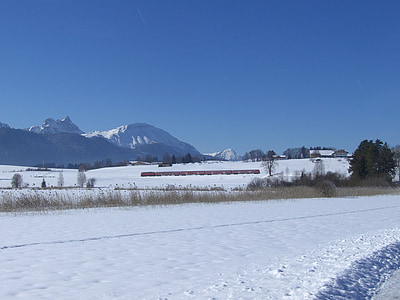 sihir musim dingin, panorama pegunungan, salju, kereta api, kereta api, langit, biru