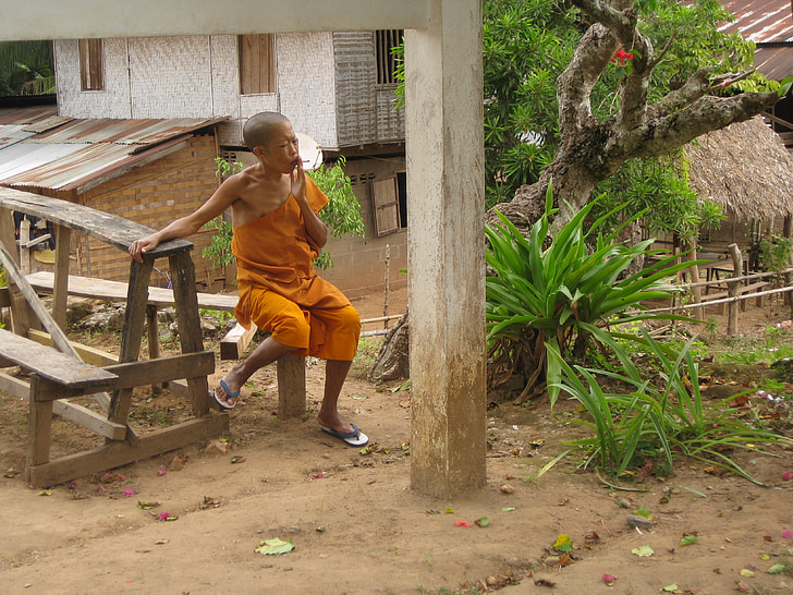 Laos, Nong khai, monge