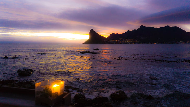 Hout bay, coucher de soleil, Cape town, Afrique du Sud, mer, montagnes, nuages