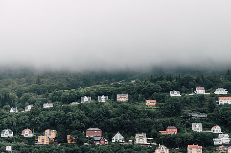 αυξημένα, κατοικιών, περιοχή, λευκό, ομίχλες, της ημέρας, σύννεφο