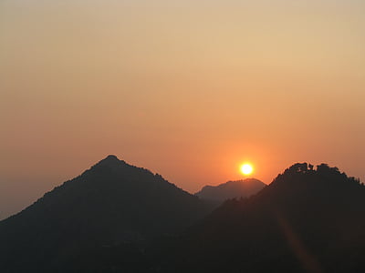 πορτοκαλί ηλιοβασίλεμα, βουνά, Μουσουρίε:, Χιματσάλ, Ιμαλάια, φύση, Ινδία