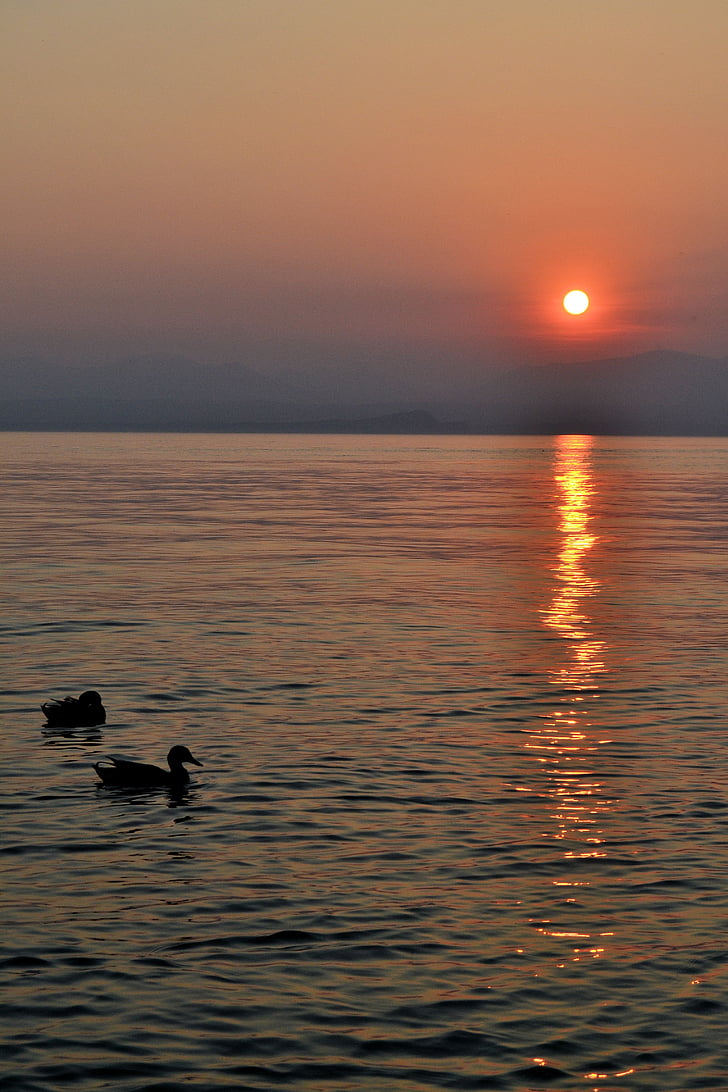 Itálie, Lago di Garda, Západ slunce, svátek, jezero