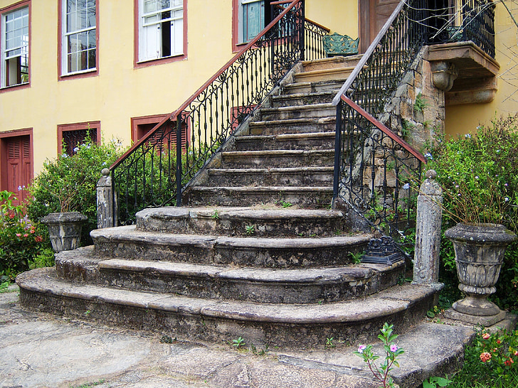 stone stairway, ladder, farmhouse, bananal