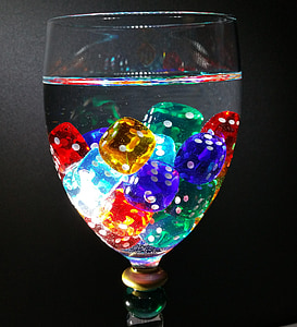 cubo, sorte, dados de sorte, vidro, copo de vinho, colorido