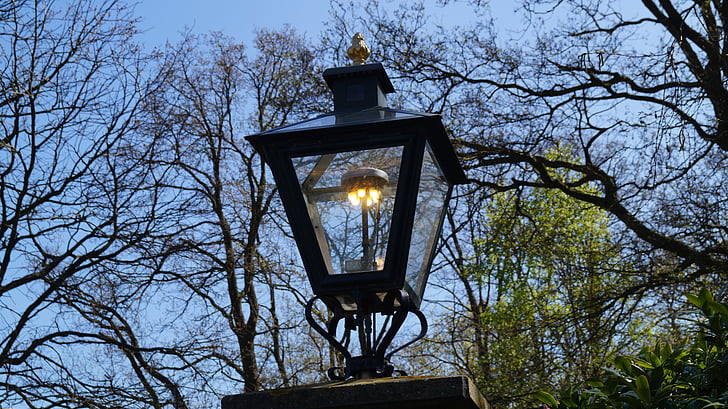 Ez a lámpa, a bejáratnál a keukenhof, Hollandia