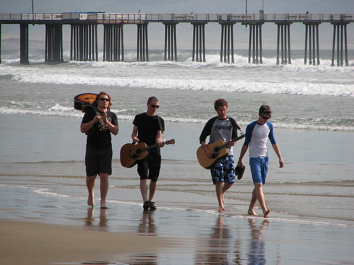 músicos na praia, banda de música, instrumento, casuais