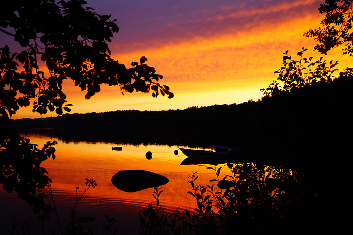 Linden, Lago, Småland, Suécia, Waldsee, Barcos, pôr do sol