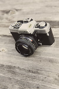 analogni fotoaparat, kamero, objektiv, Minolta, SLR, leseno mizo, fotoaparat - fotografske opreme