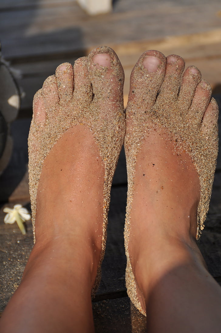 kājām, smilts, pludmale, pēda, basām kājām, vasaras, brīvdiena