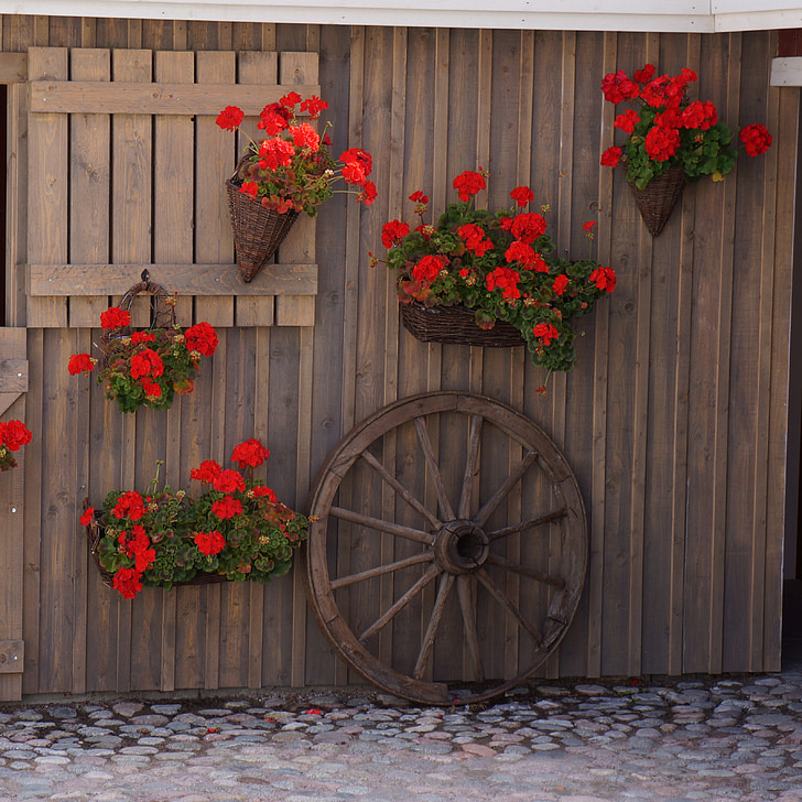 roue de charrette, décoration murale, arrangements floraux, le mur stable