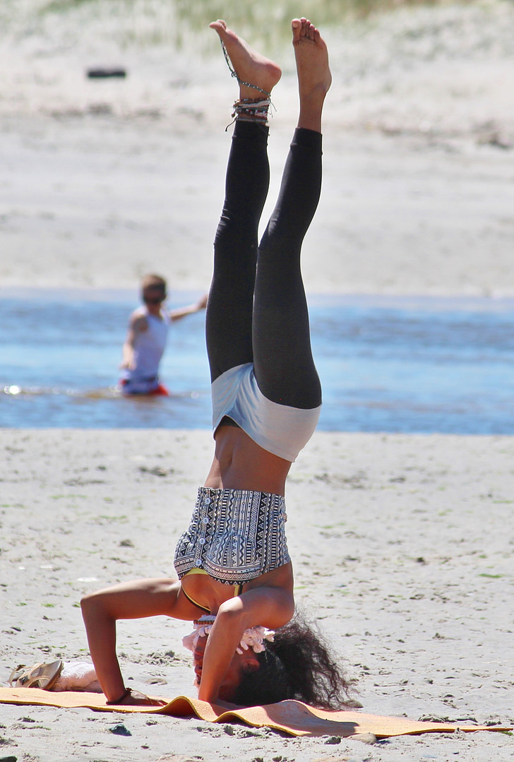 Yoga, vrouw, strand, ontspanning, zand, sportief, mooie