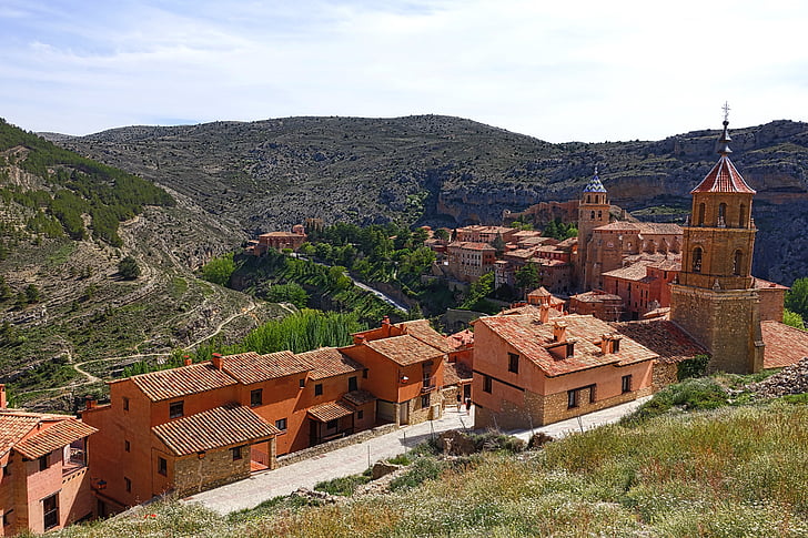 Albarracin, dorp, vallei, gebouwen, berg, schilderachtige, landschap