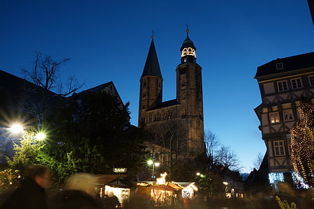 Goslar, templom, torony, este, kék óra, Twilight, piac