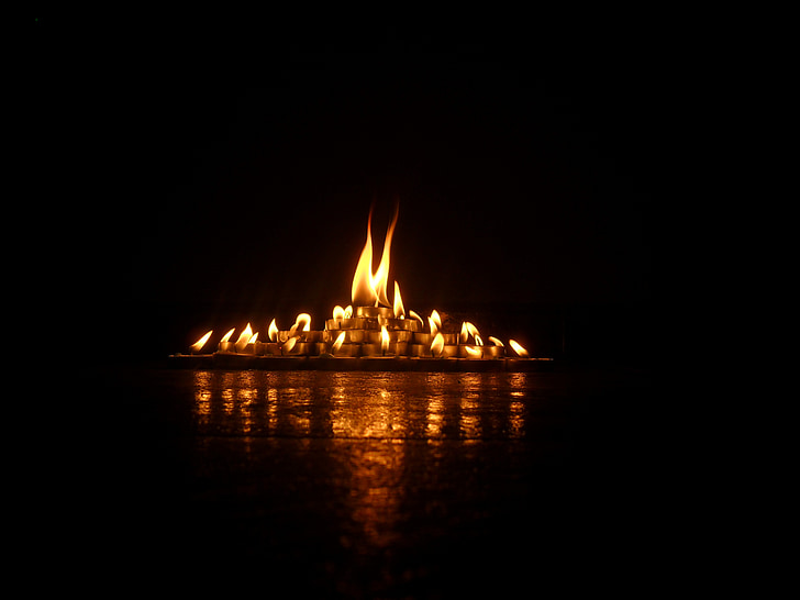 candles, fire, darkness, photo, night, sea, architecture