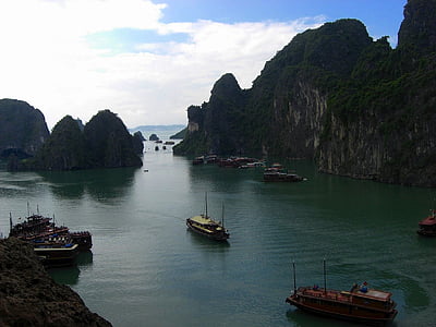 Vietnam, Halong Körfezi, su, dağlar, gemi, tekneler, Orman