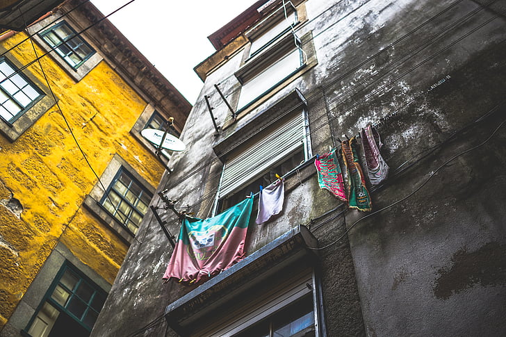 grå, betong, byggnad, Windows, Street, Porto, flagga