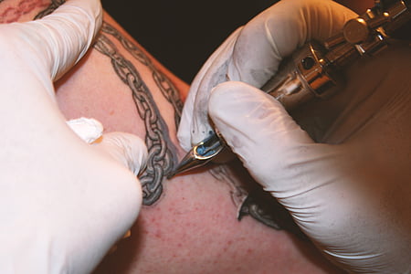 tetovanie, koža, zdobenie tela, ihla, proces
