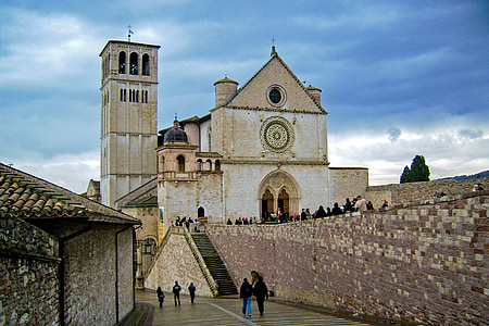 Assisi, St francis, Basiliek van st francis, Perugia, Umbrië, Italië, roze steen