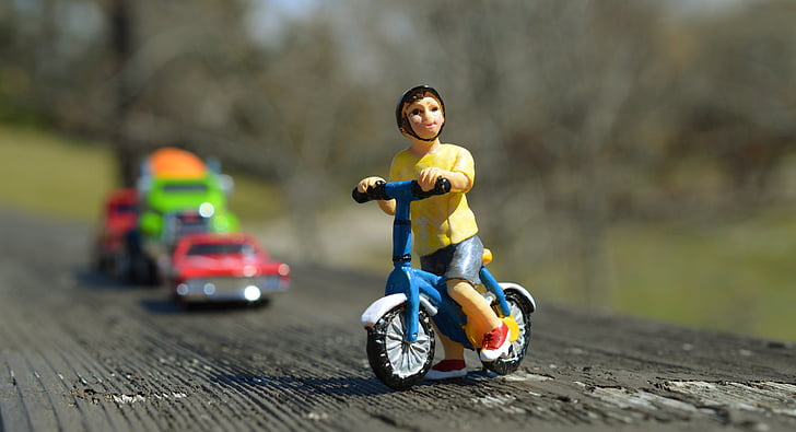 Pojke, cykel, säkerhet, hjälm, trafik, bilar, barn