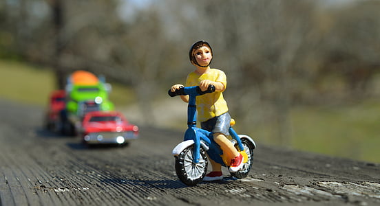 gutt, sykkel, sikkerhet, hjelm, trafikk, biler, barn