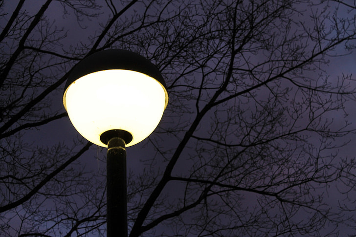 pouličná lampa, osvetlenie chodníkov, osvetlenie, umelé osvetlenie, noc, lampa, Lampáš