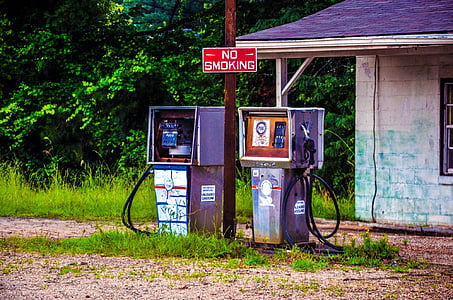 abandonné, congé, stations d’essence, États du Sud, é.-u., l’Amérique, pompe à essence