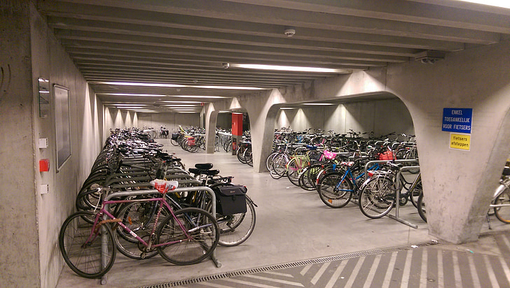 dviratis, Gent, dviračių stovėjimo aikštelės