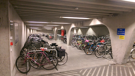 ποδήλατο, Γάνδη, χώροι στάθμευσης ποδήλατων