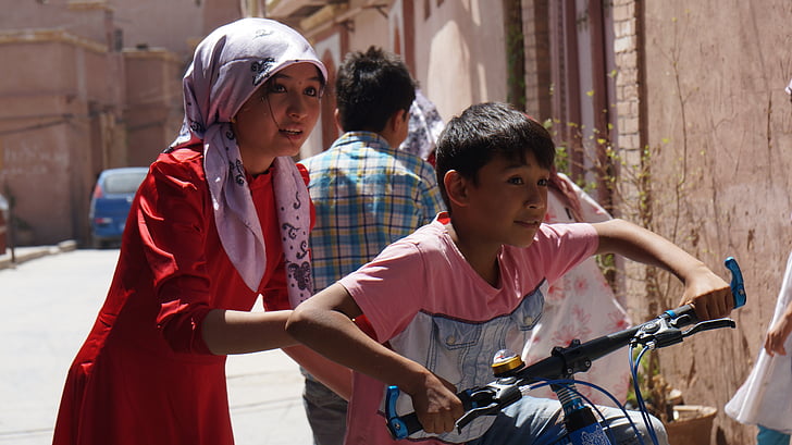 bicicleta, nenes, nens, carrer, broma, infantesa, Kashi