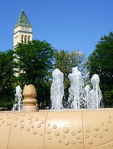 Будапеща, Унгария, фонтан, Църква, синьо, небе, дървен материал