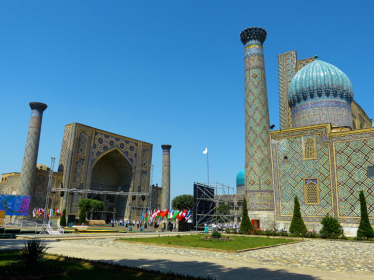 Samarkand, Registan square, Usbekistan, Sher dor madrassah, ulugbek medrese, sandstranden sted, plass