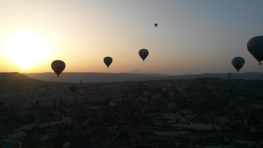 ballon à air chaud, ballon, tour en montgolfière, aventure, Turquie, Cappadoce, lever du soleil