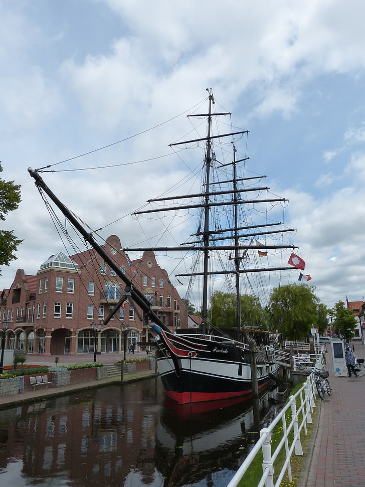 Papenburgas, Vokietija, Žemutinė Saksonija, laivas, burlaivis, stiebo, rotušė, istoriškai