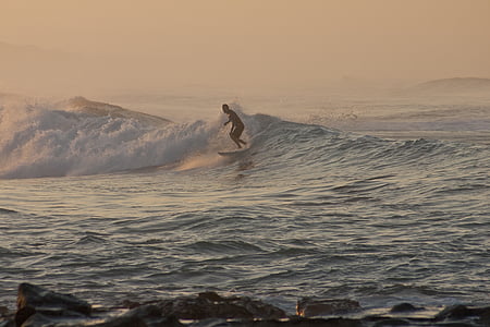 no rīta, surfer, pludmale