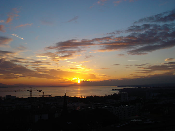 région du Léman, coucher de soleil, Lausanne, Suisse