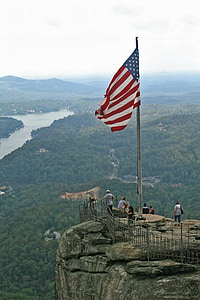 烟囱岩石, 北卡罗莱纳州, 美国国旗, 315 ft 花岗岩, 国家公园, 远足, 湖诱