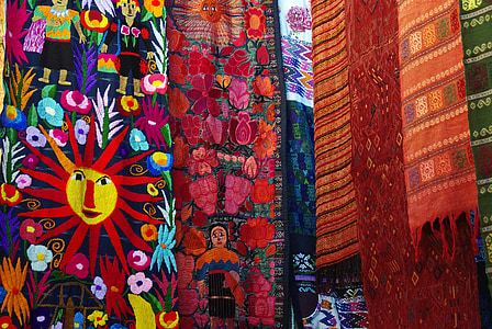 guatemela, Chichicastenango, marknaden, målningar, multi färgade, tyger, etniska