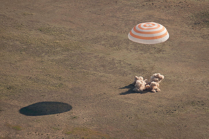 Soyuz, pouso, para-quedas, Cazaquistão, paisagem, do lado de fora, Vista aérea