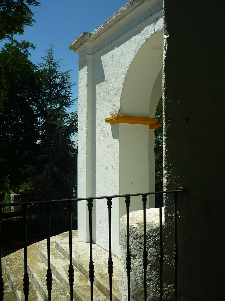 Ermita, Atrium, arco, molduras, reja, barandilla de la, sombra