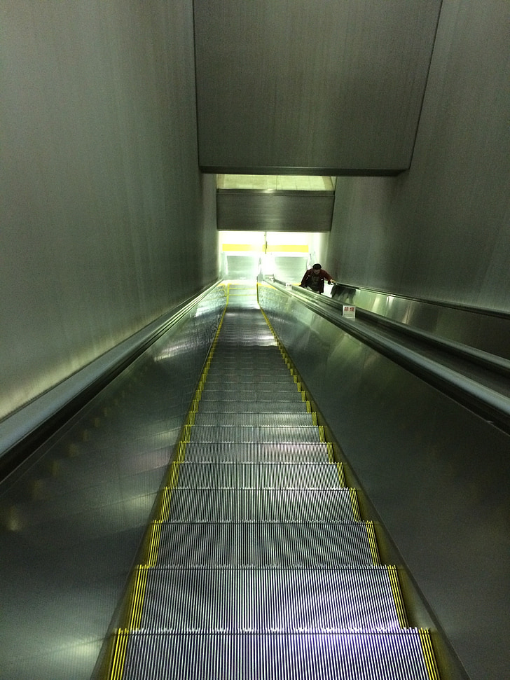 eskalátor, budova, stanice metra
