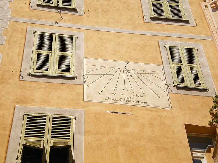Roquebrune, fatada, ceas solar, timp, solare, cadran, decor urban fatada